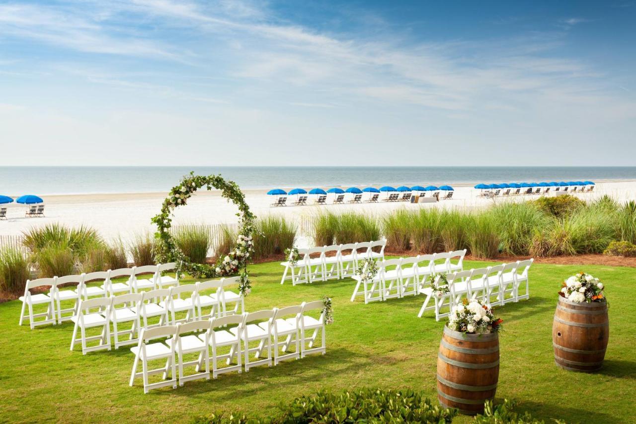 Hilton Beachfront Resort & Spa Hilton Head Island Bagian luar foto Wedding venue at The Ocean House