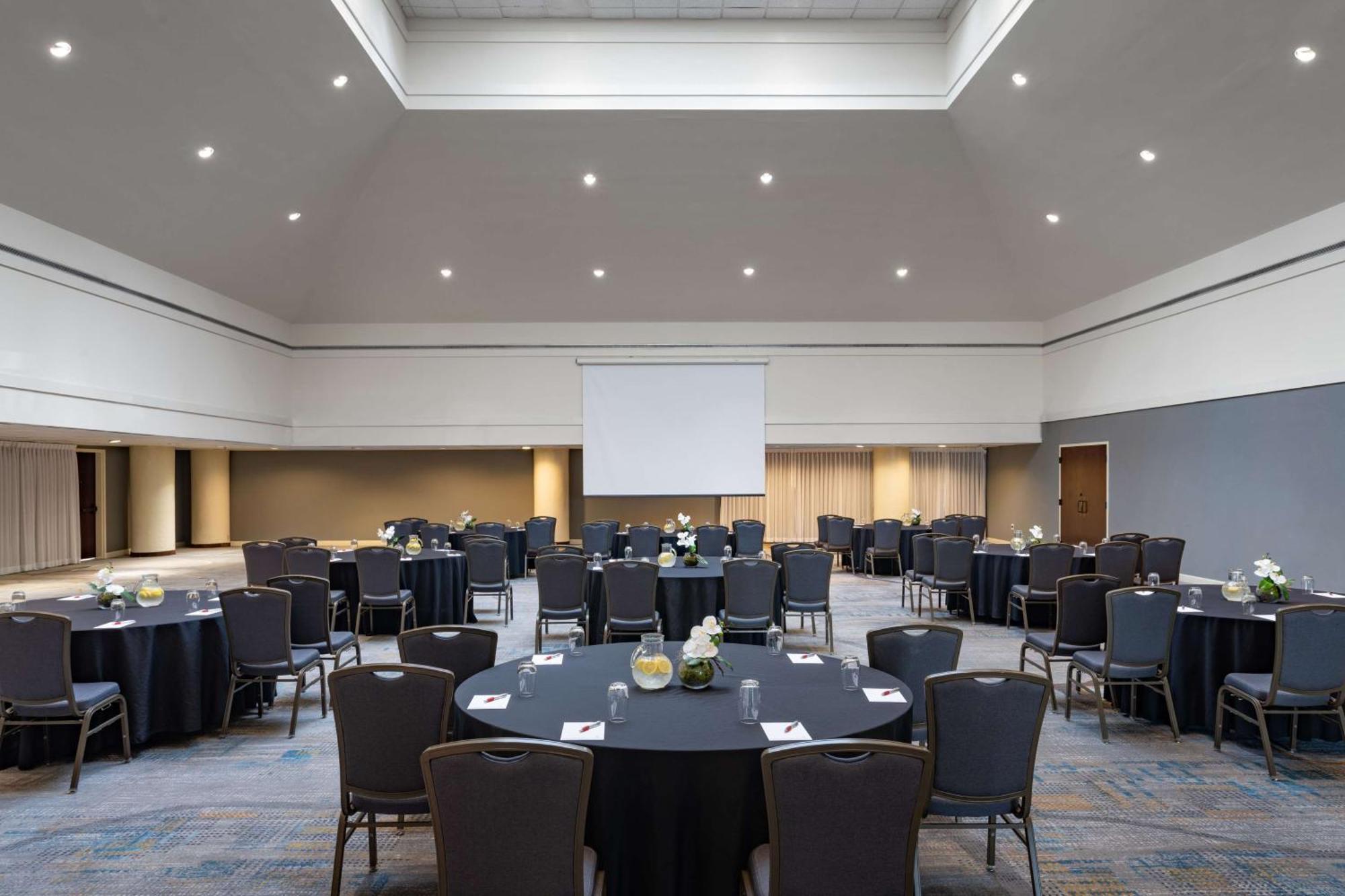 Hilton Beachfront Resort & Spa Hilton Head Island Bagian luar foto The ballroom